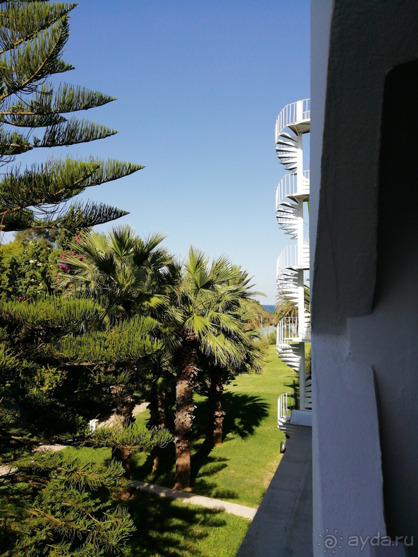 Есть как и плюсы, так и минусы. В целом на твердую 4. 