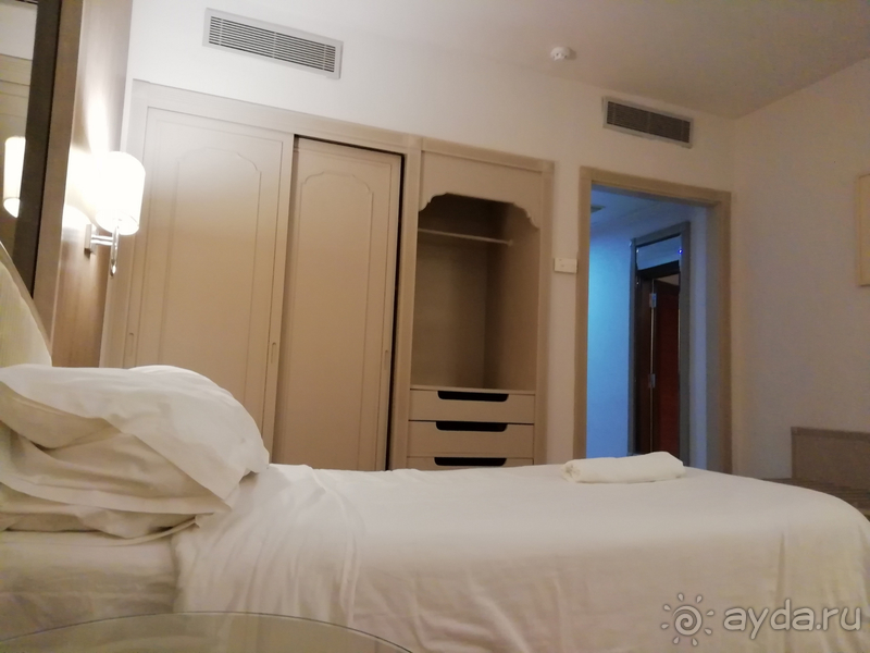 Есть как и плюсы, так и минусы. В целом на твердую 4. 