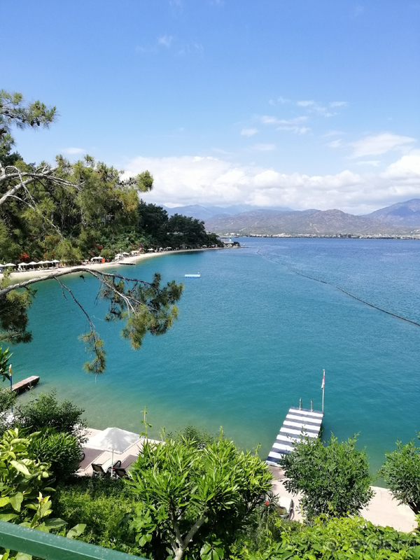 Отель-полуостров или райский уголок!