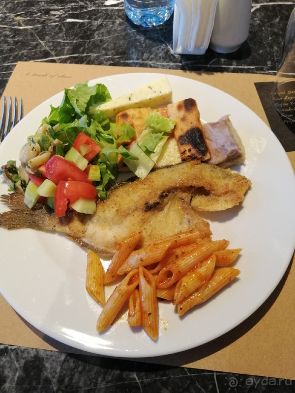 Отель скорее 4+, чем твердые 5 звезд!