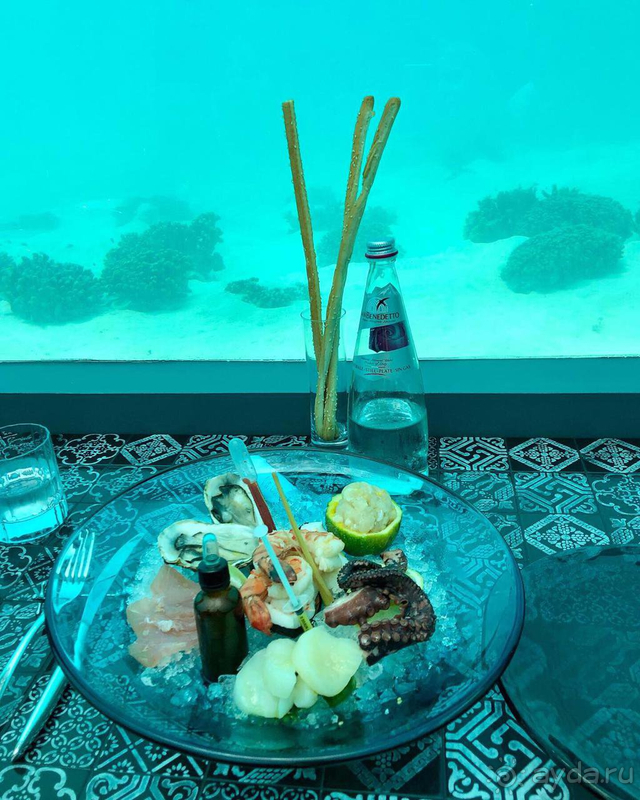 Подводный ресторан