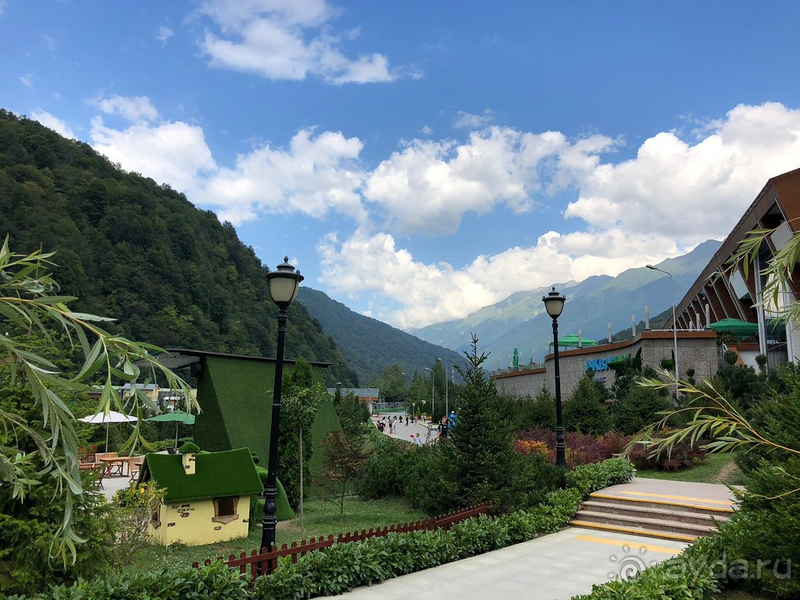 Обожаем это место!