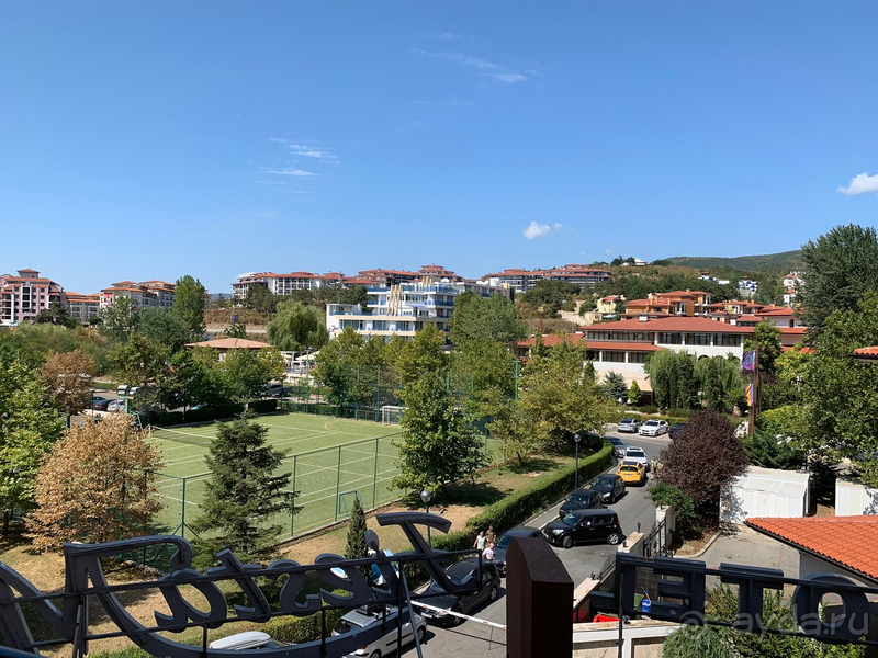 На 4 звезды FIESTA M не тянет никак.