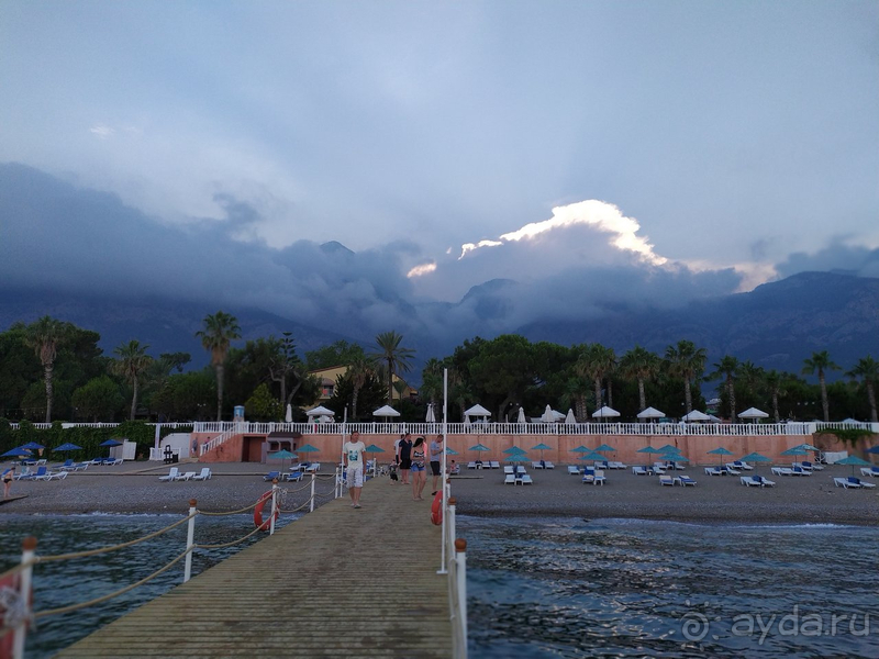 Пожалуй после ремонта номеров отель потянул бы на "пятерку".