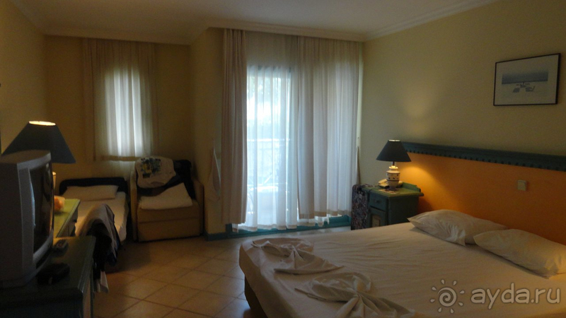 Пожалуй после ремонта номеров отель потянул бы на "пятерку".