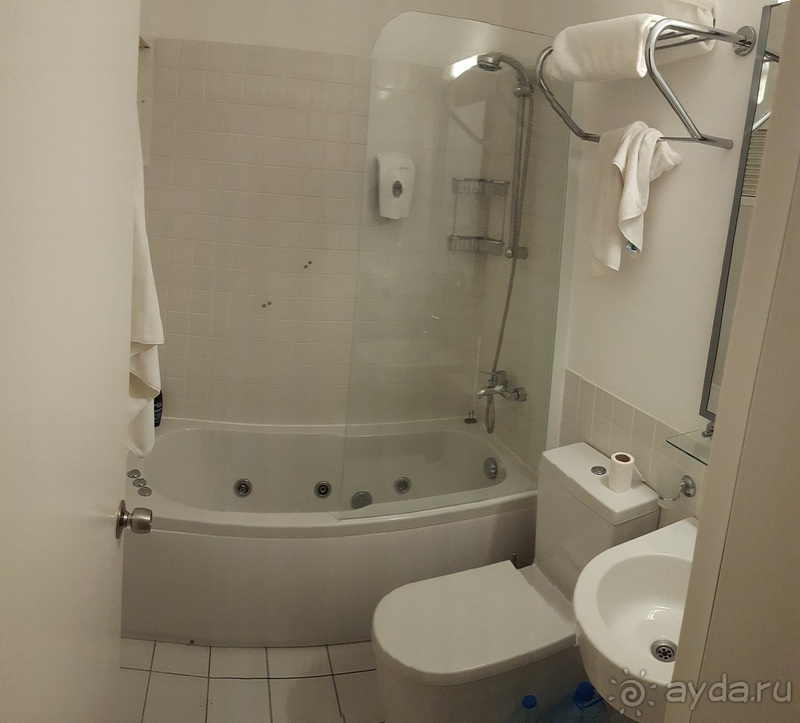 Чудесный тихий отель над городком Турунч