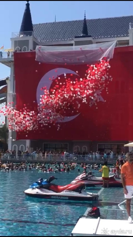 Отель с самый большим бассейном в Турции