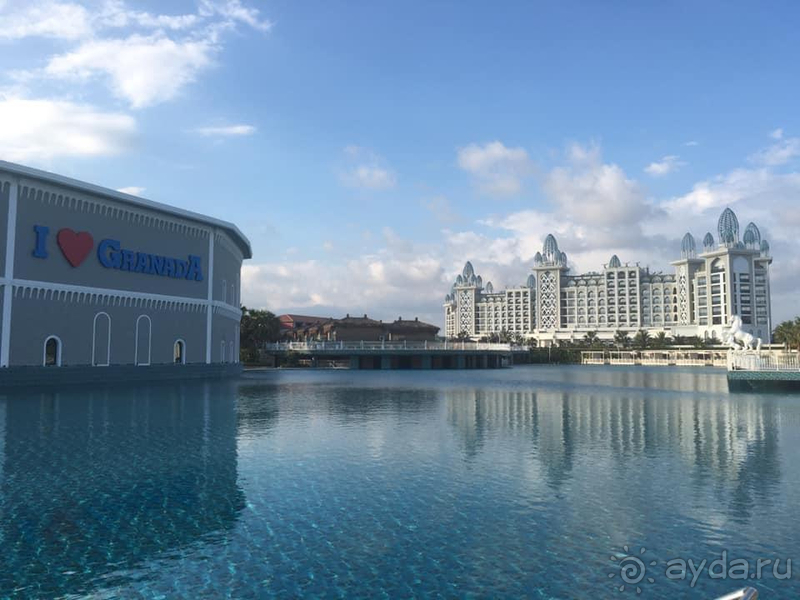 Отель с самый большим бассейном в Турции