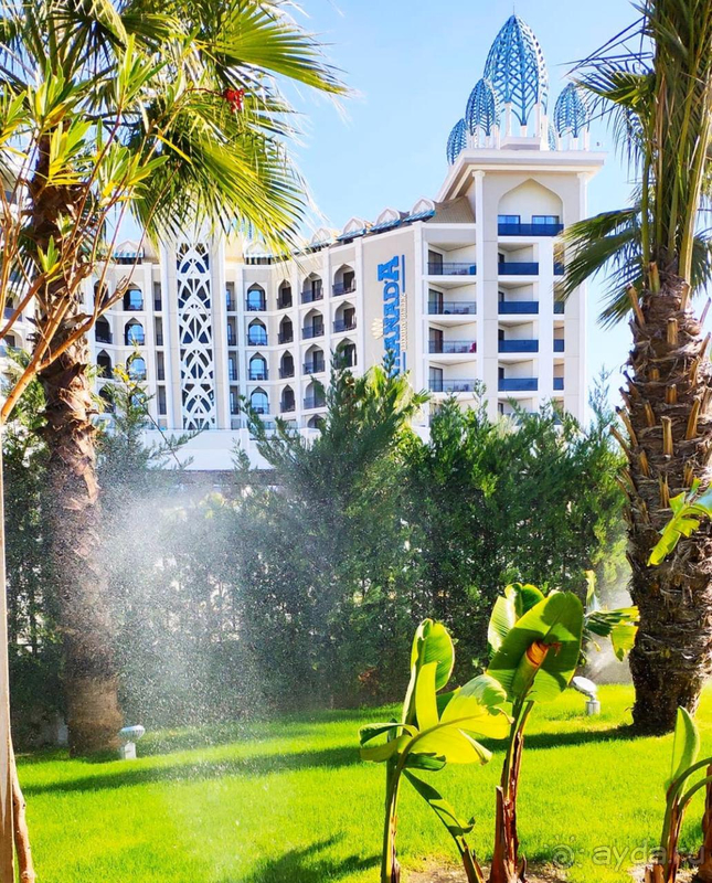 Отель с самый большим бассейном в Турции