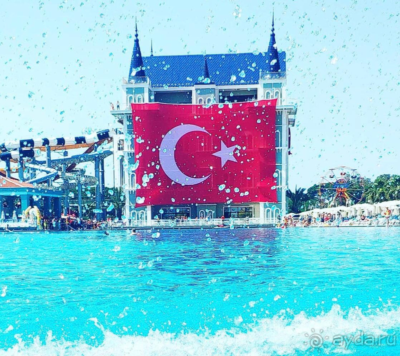 Отель с самый большим бассейном в Турции