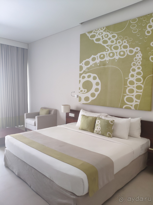 Отель с отличной территорией и ужасным пляжем