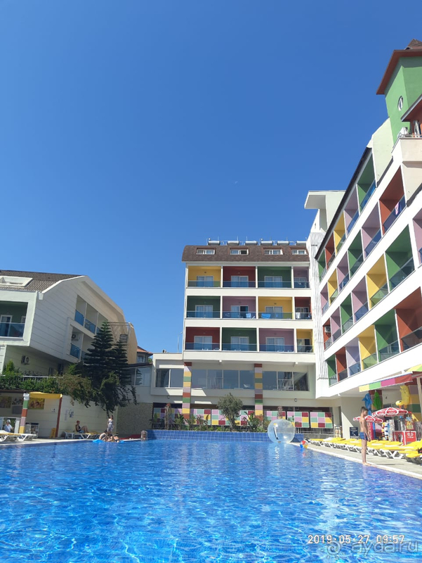 Разноцветный и веселый Разноцветный и веселый