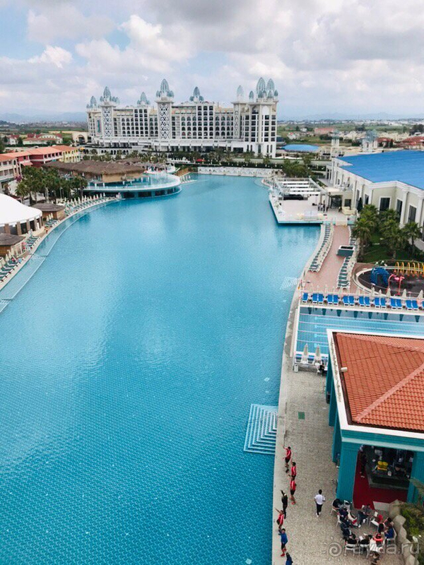 Отель не на первой линии, но это компенсируется другими преимуществами!