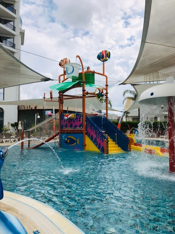 Отель не на первой линии, но это компенсируется другими преимуществами!