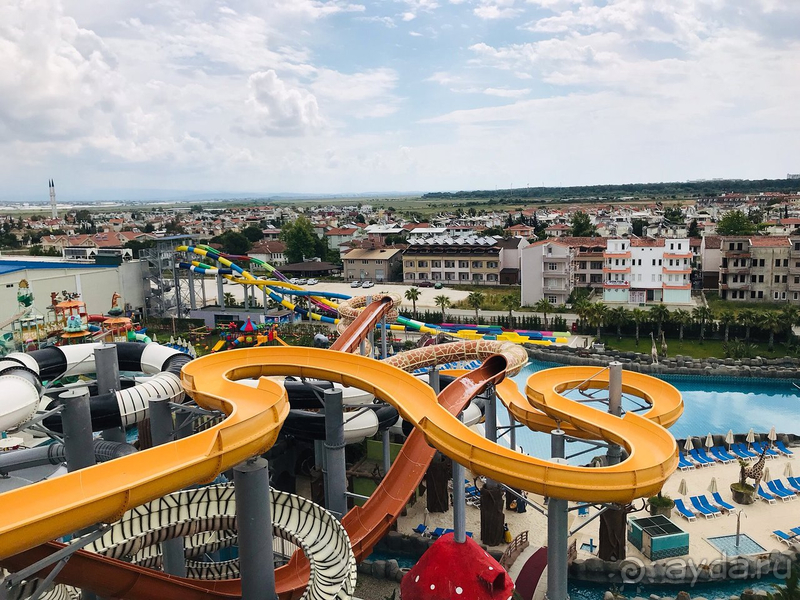 Отель не на первой линии, но это компенсируется другими преимуществами!