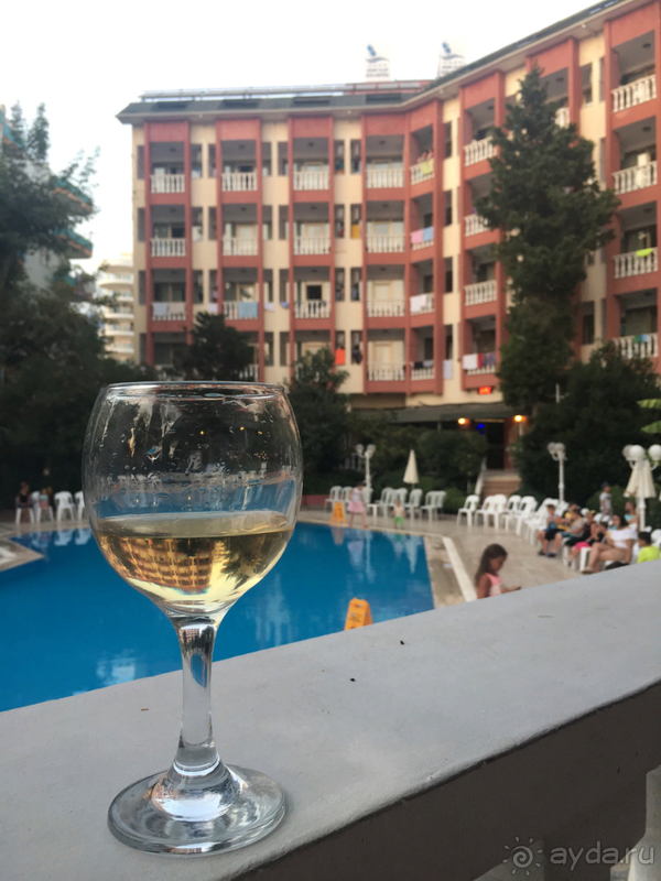 Троечка, но не твердая четвёрка.