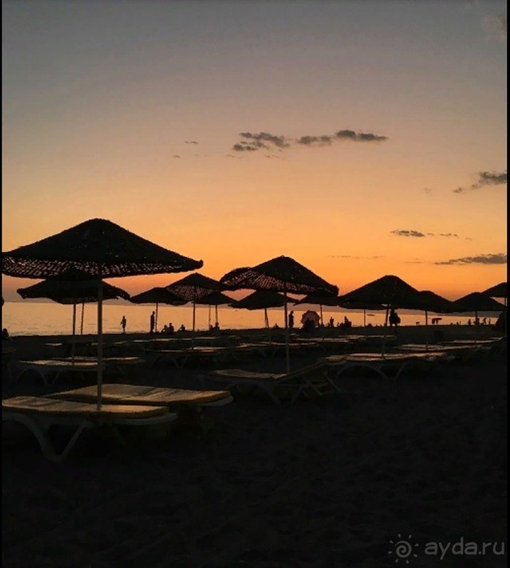 Троечка, но не твердая четвёрка.