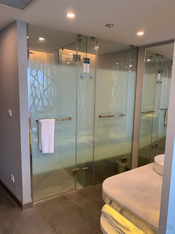 С отелем мы угадали. 