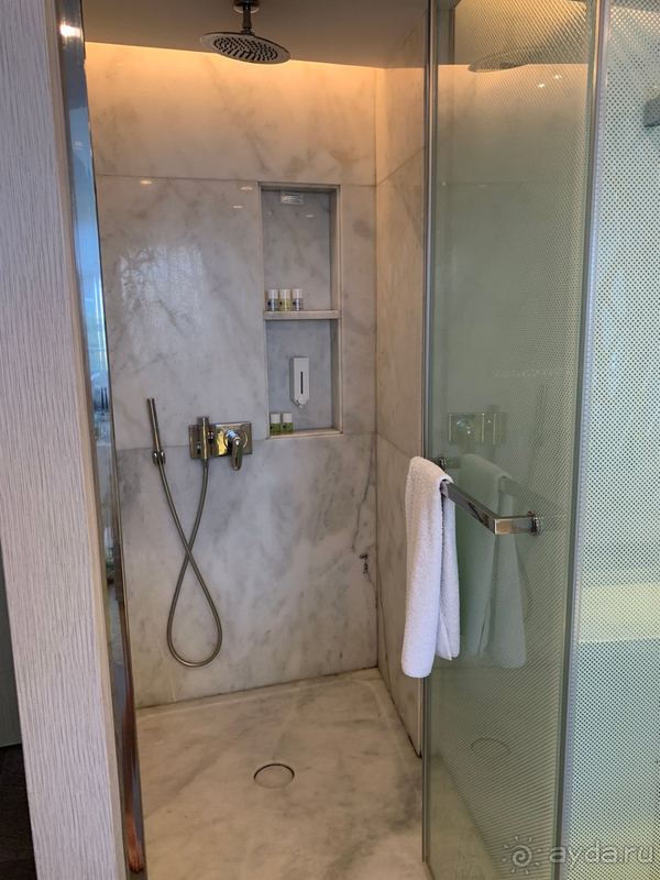 С отелем мы угадали. 