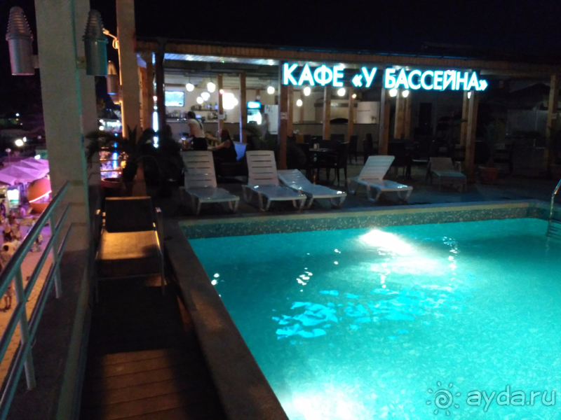 У отеля нет собственного пляжа