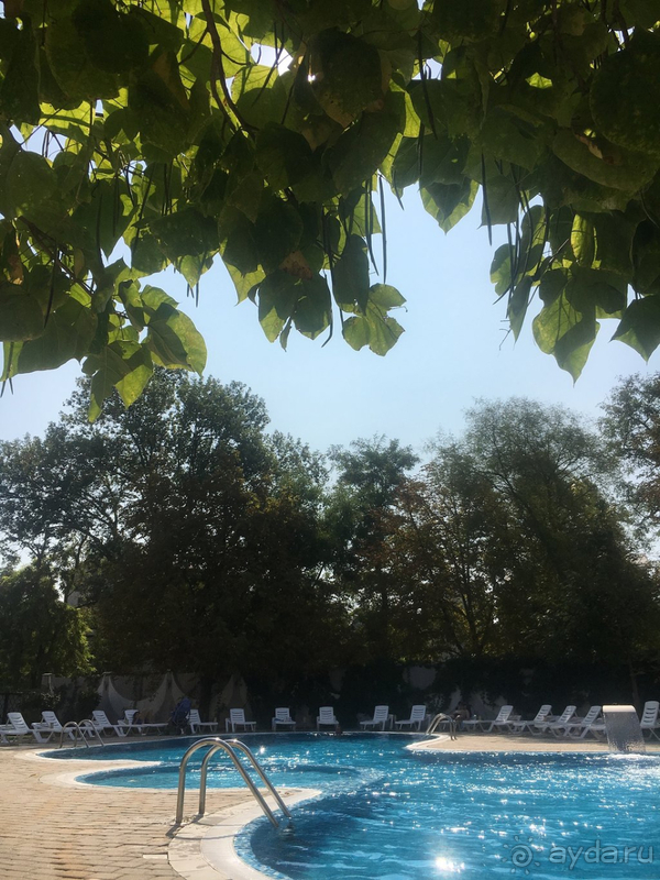 Средненький отель по соответствующей цене!