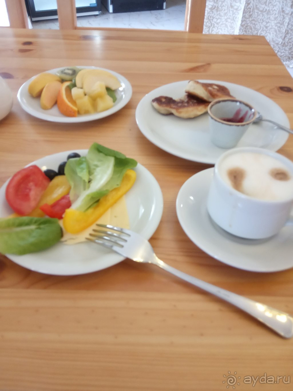 Тихо, уютно, отличная кухня и плохие но красивые пляжи.