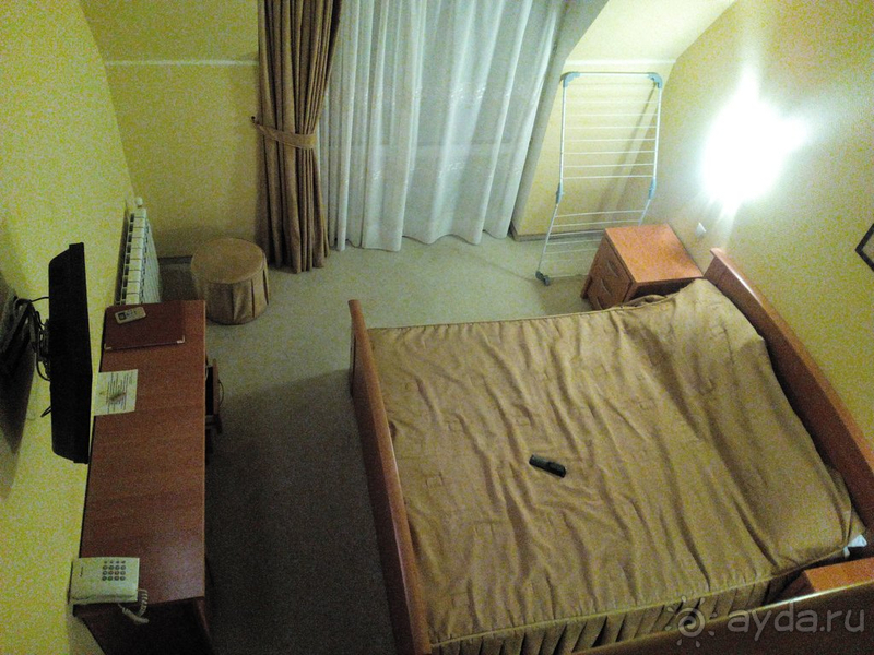 Молодежи самое то, но не для отдыха с детьми