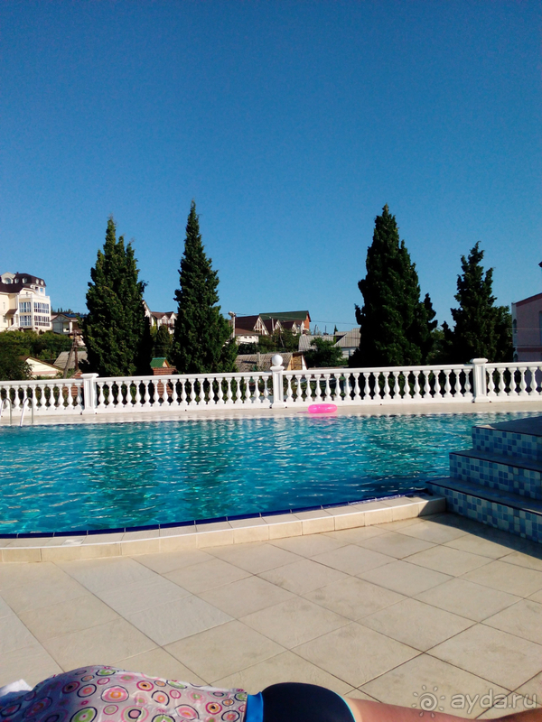 Молодежи самое то, но не для отдыха с детьми