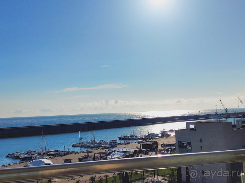 Нормальный отель, хороший персонал. Но 5 звезд - это громко сказано...