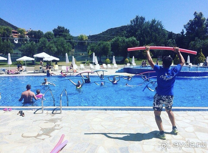 Отель на любителя,цены на много завышены.