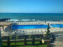 4 звезды можно дать только за наличие бассейна.