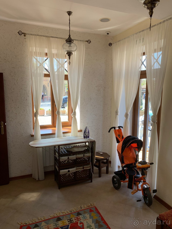 Замечательный отель Jeval 