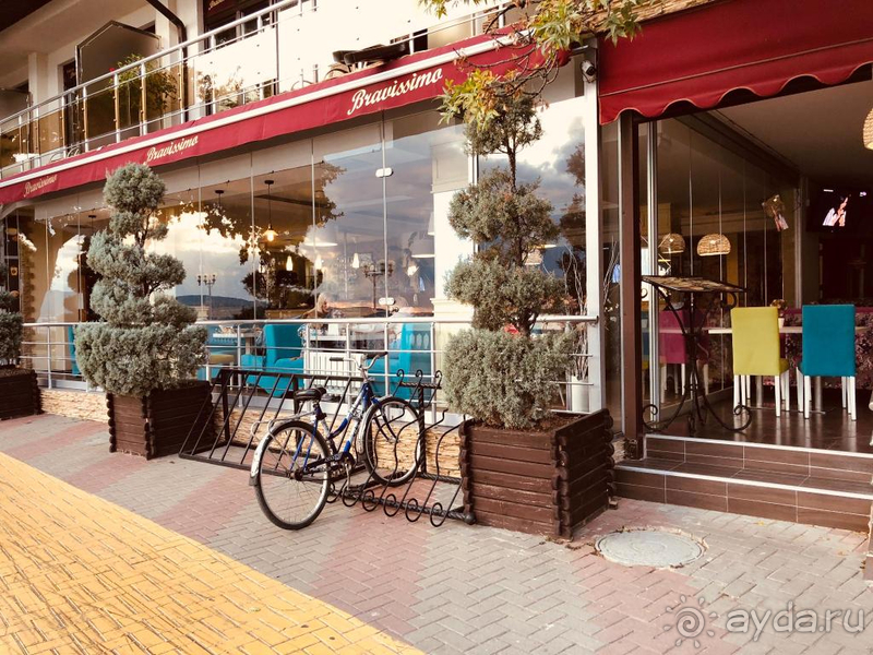 Хорошо, но пляж арендован у санатория "Солнечный берег"