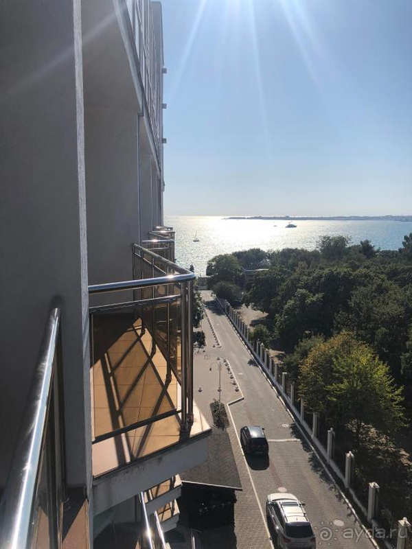 Хорошо, но пляж арендован у санатория "Солнечный берег"