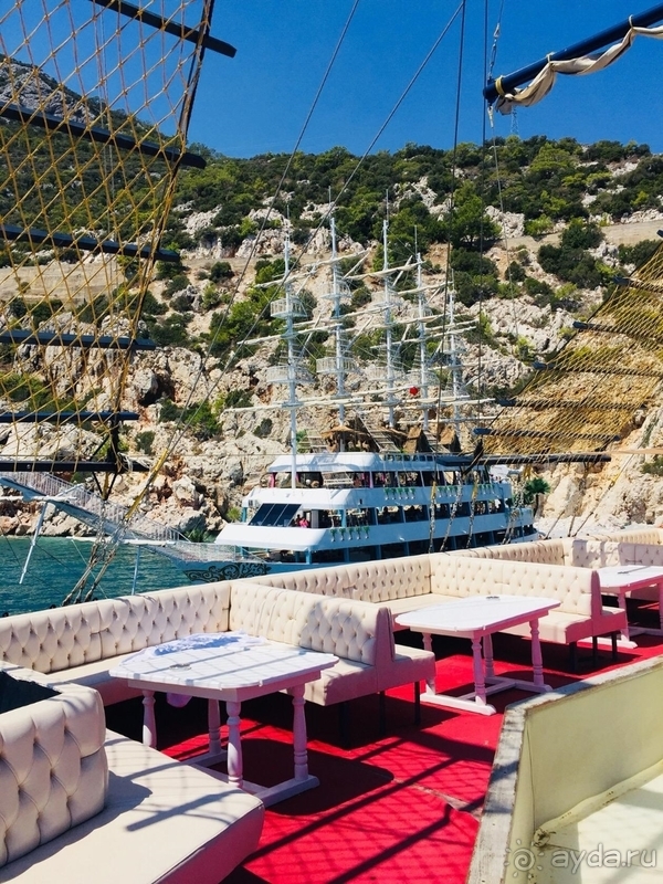 Кемер: Незабываемый медовый месяц в отеле Кристал Аура Кемер: Незабываемый медовый месяц в отеле Кристал Аура