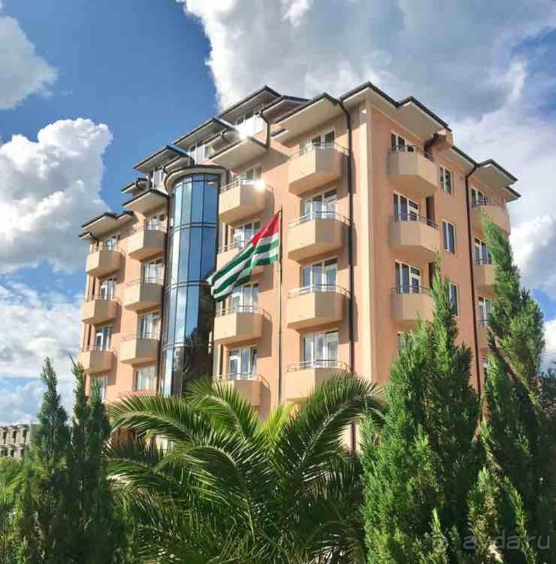  Только ради близости моря