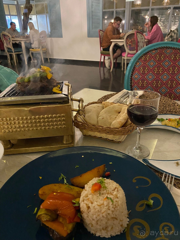 Мы провели замечательный отпуск в Египте.