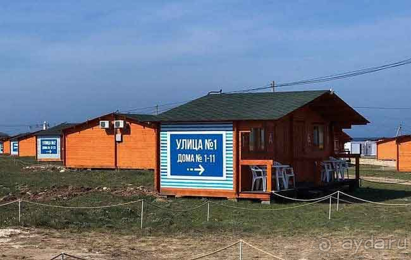  Море, солнце, закаты, волны, песок, уютный домик и...