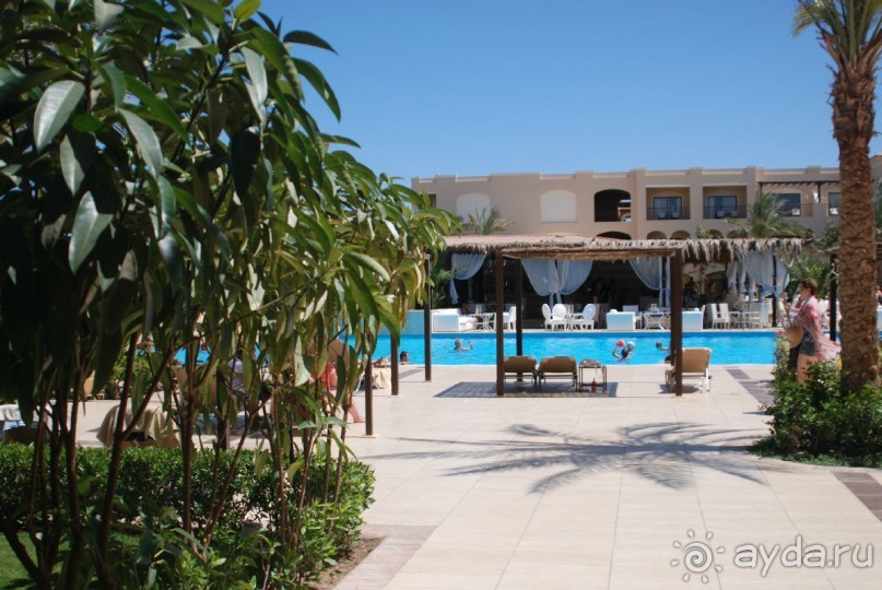 Отель отличный, но без моря 