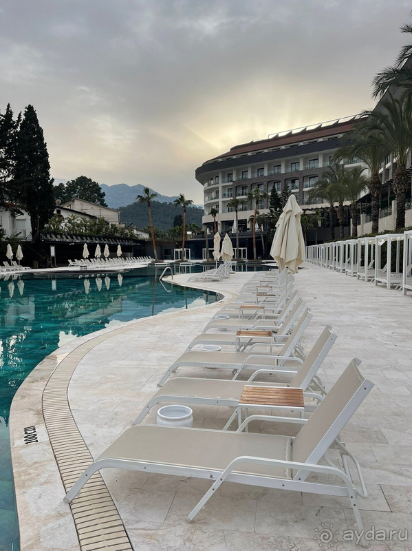 Достойный отель в центре Кемера.