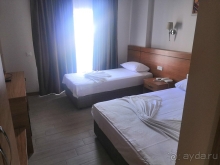 Отель подходит для спокойного пляжного семейного отдыха. 