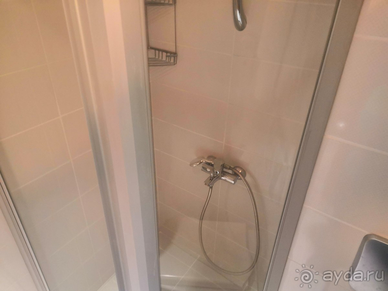 Отель подходит для спокойного пляжного семейного отдыха. 