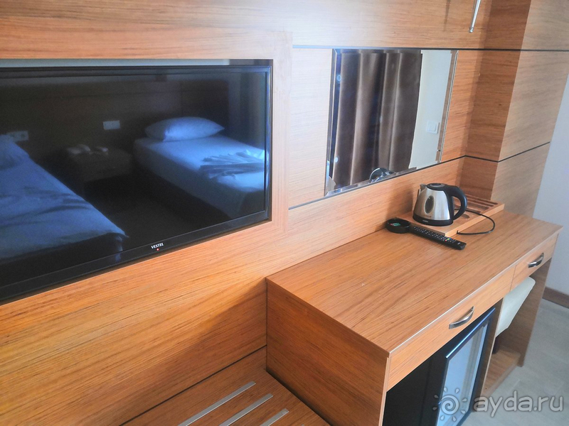 Отель подходит для спокойного пляжного семейного отдыха. 