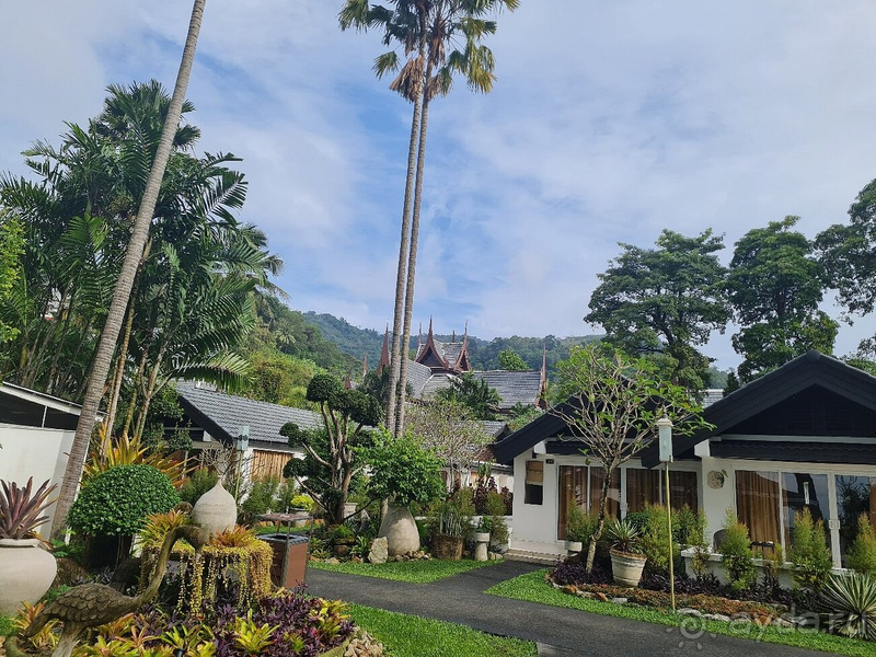 Есть и плюсы и минусы.