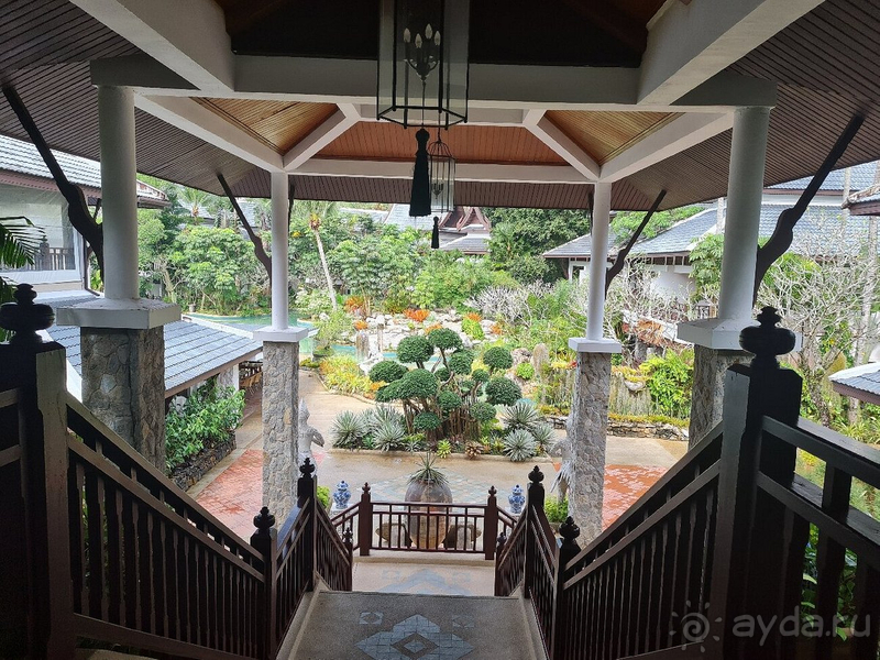 Есть и плюсы и минусы.