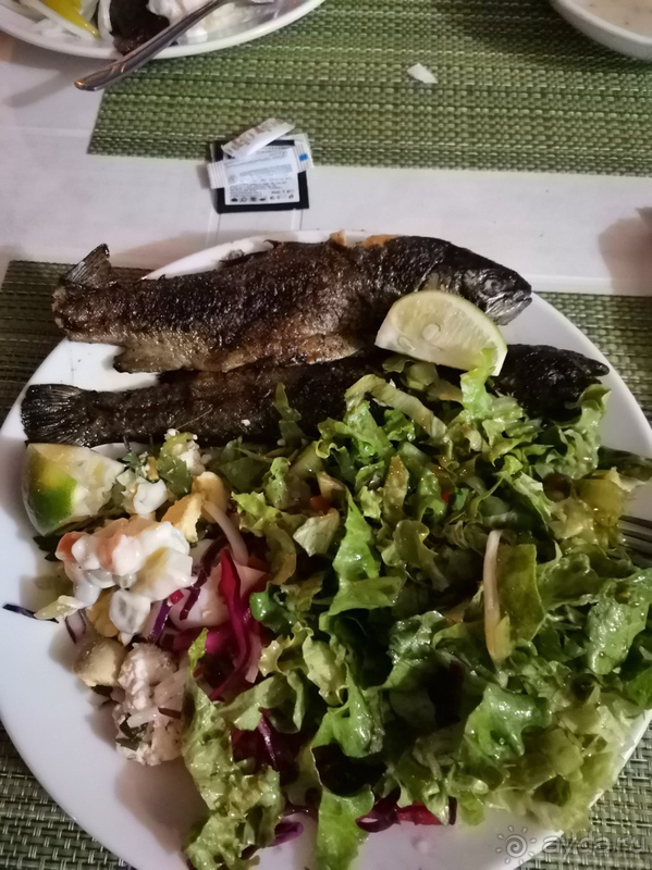 Отель заявлен как 4 звезды, но в этом у меня большие сомнения.