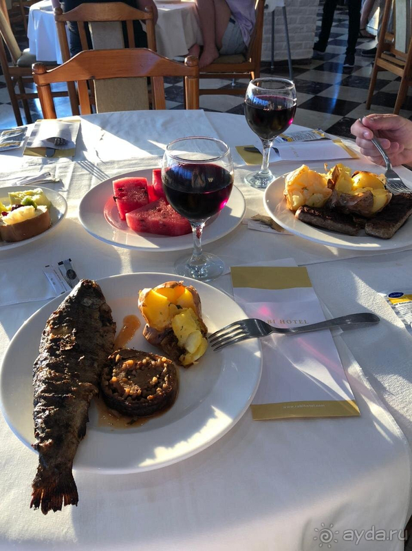 Для непритязательного отдыха отель вполне достойный