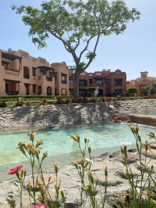 В целом, отель уютный, но в другой сезон.