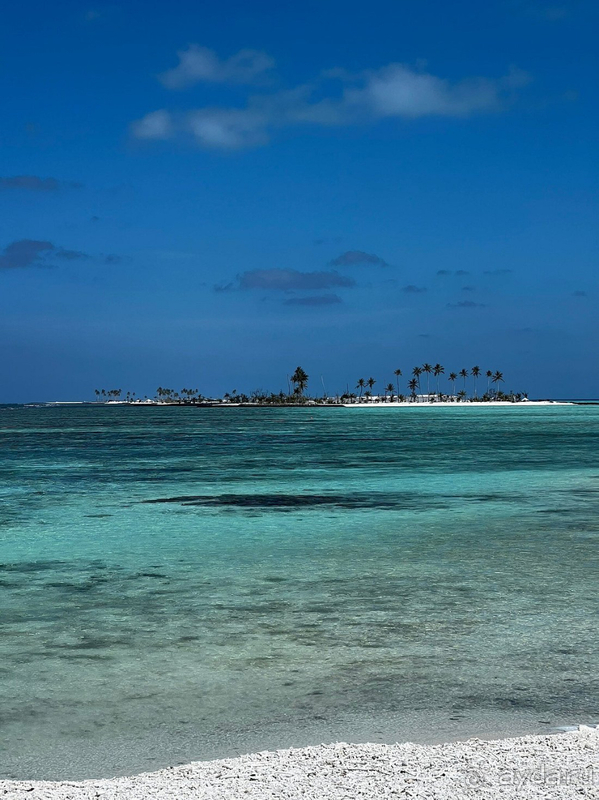 Остались прекрасные впечатления от отдыха в отеле Hard Rock Hotel Maldives. 