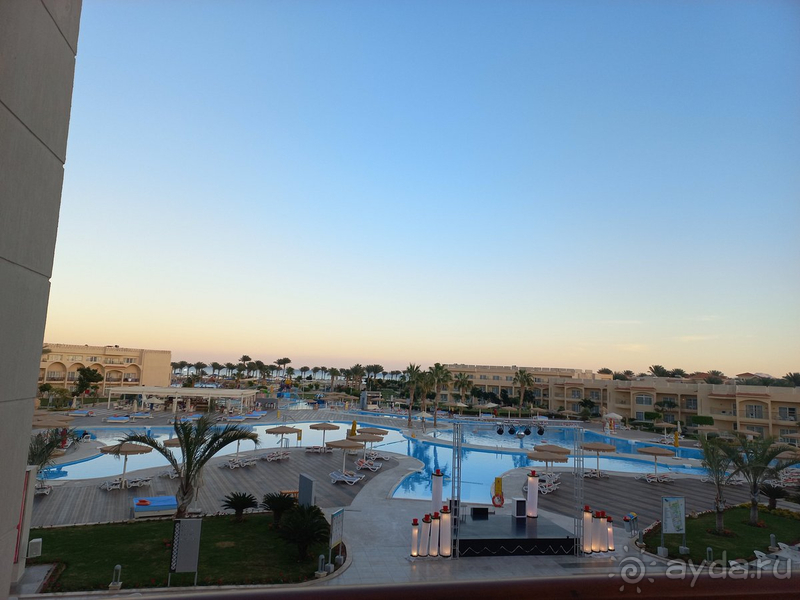 Супер большой отель с аквапарком. 